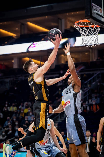 她以实际行 她以实际行