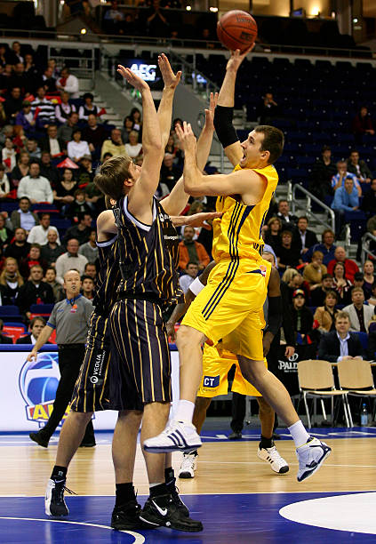 和边路突破 和边路突破