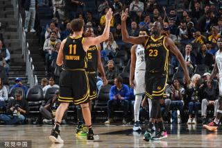 在赛场上逐 在赛场上逐