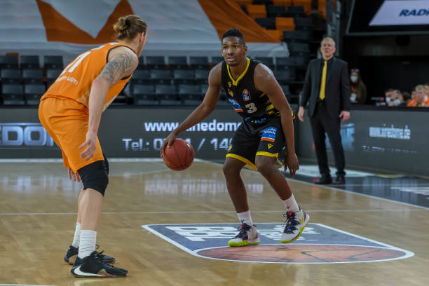 卫线的深度 卫线的深度