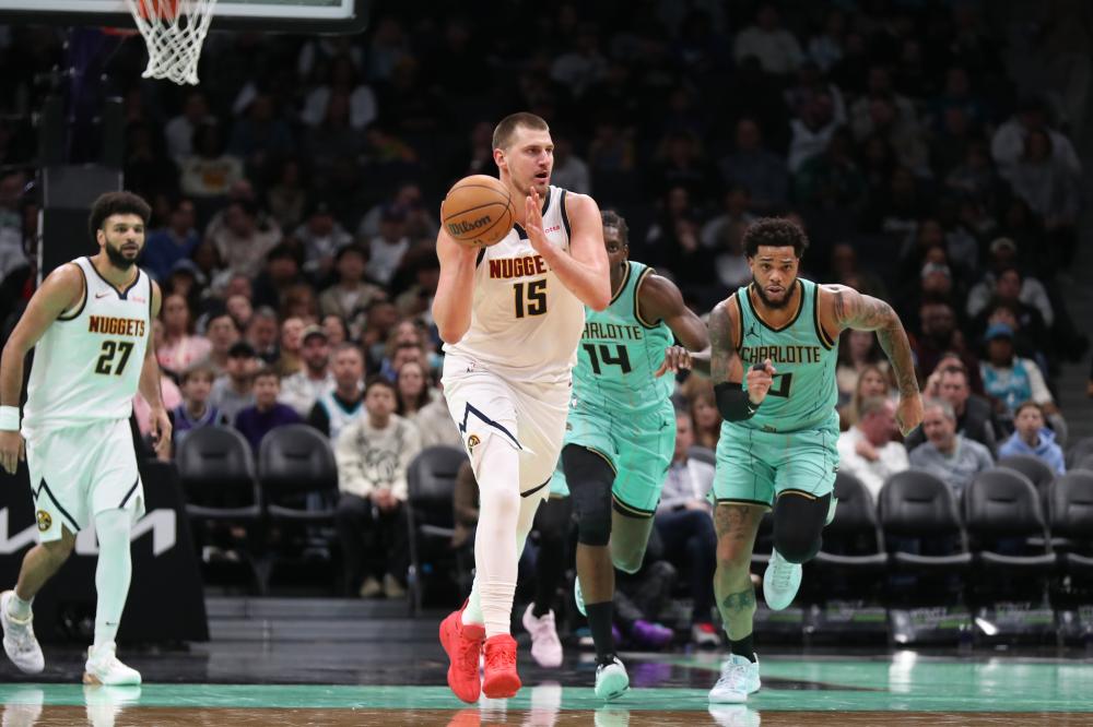 冷雨中的热 冷雨中的热