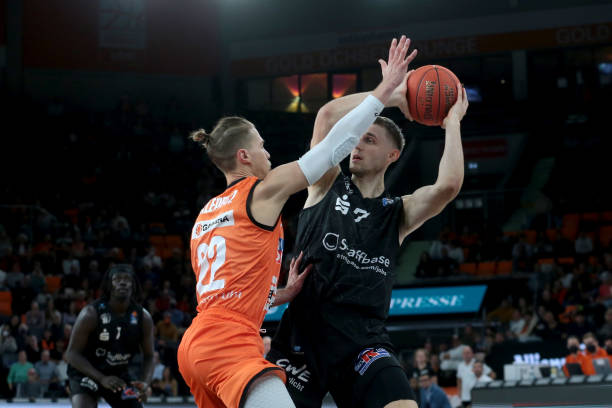 让我们更深 让我们更深